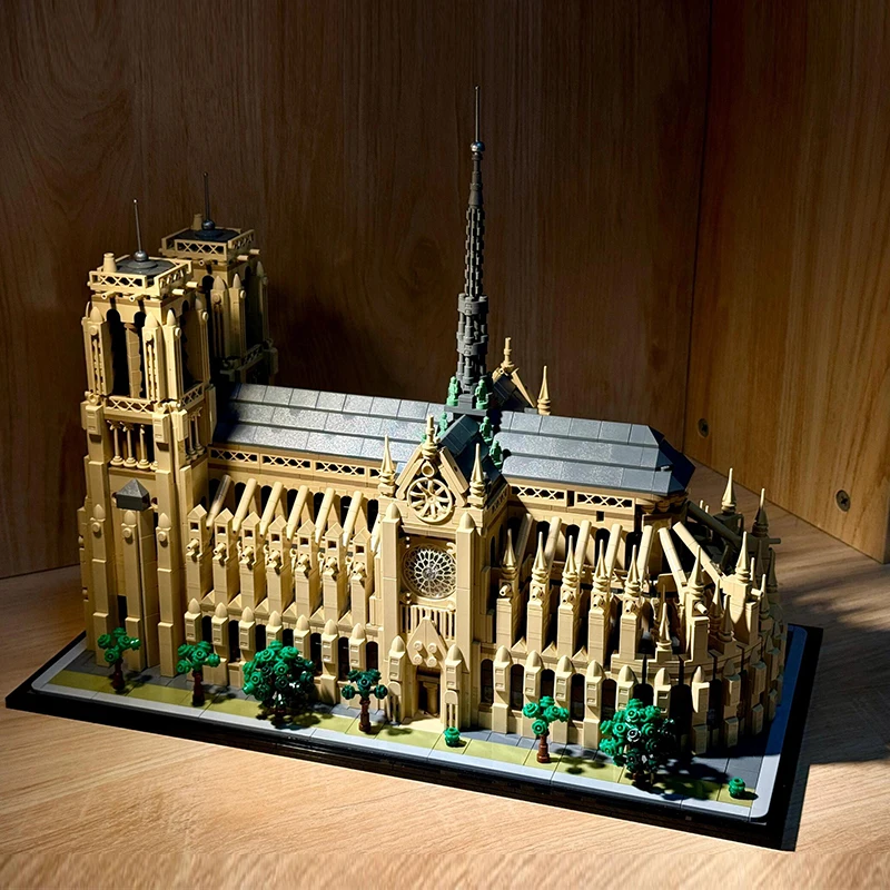 

In stock 4383 pcs Notre-Dame de Paris Architectural Model Kit 21061 Collectible Building blocks Set for Adults Gift
