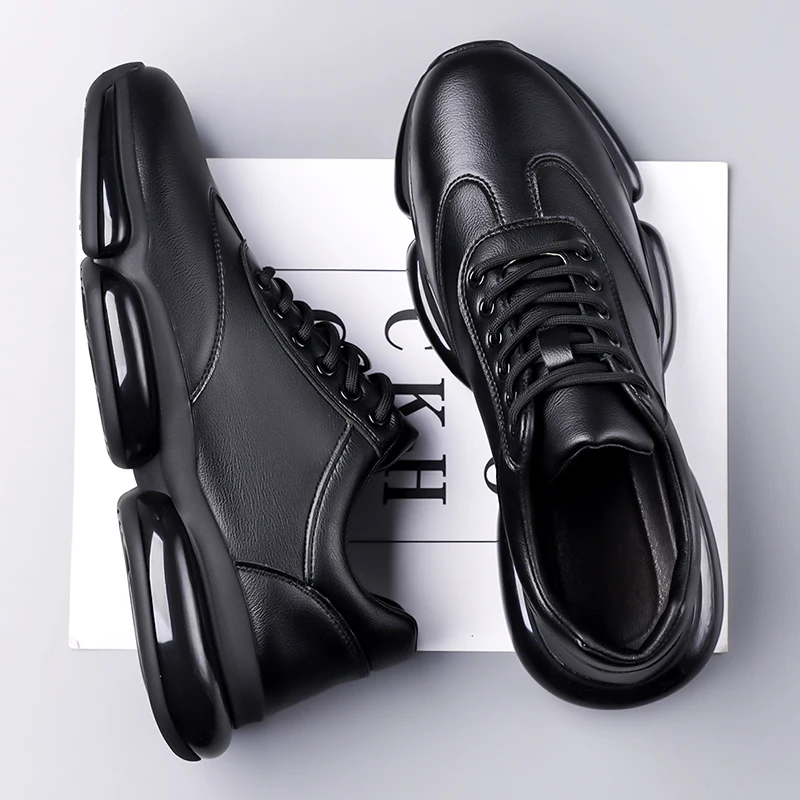 

Кроссовки Черные, минималистичный, универсальный стиль. Для отдыха, путешествий и прогулок. Модная молодежная обувь. Высокое качество, хит продаж.