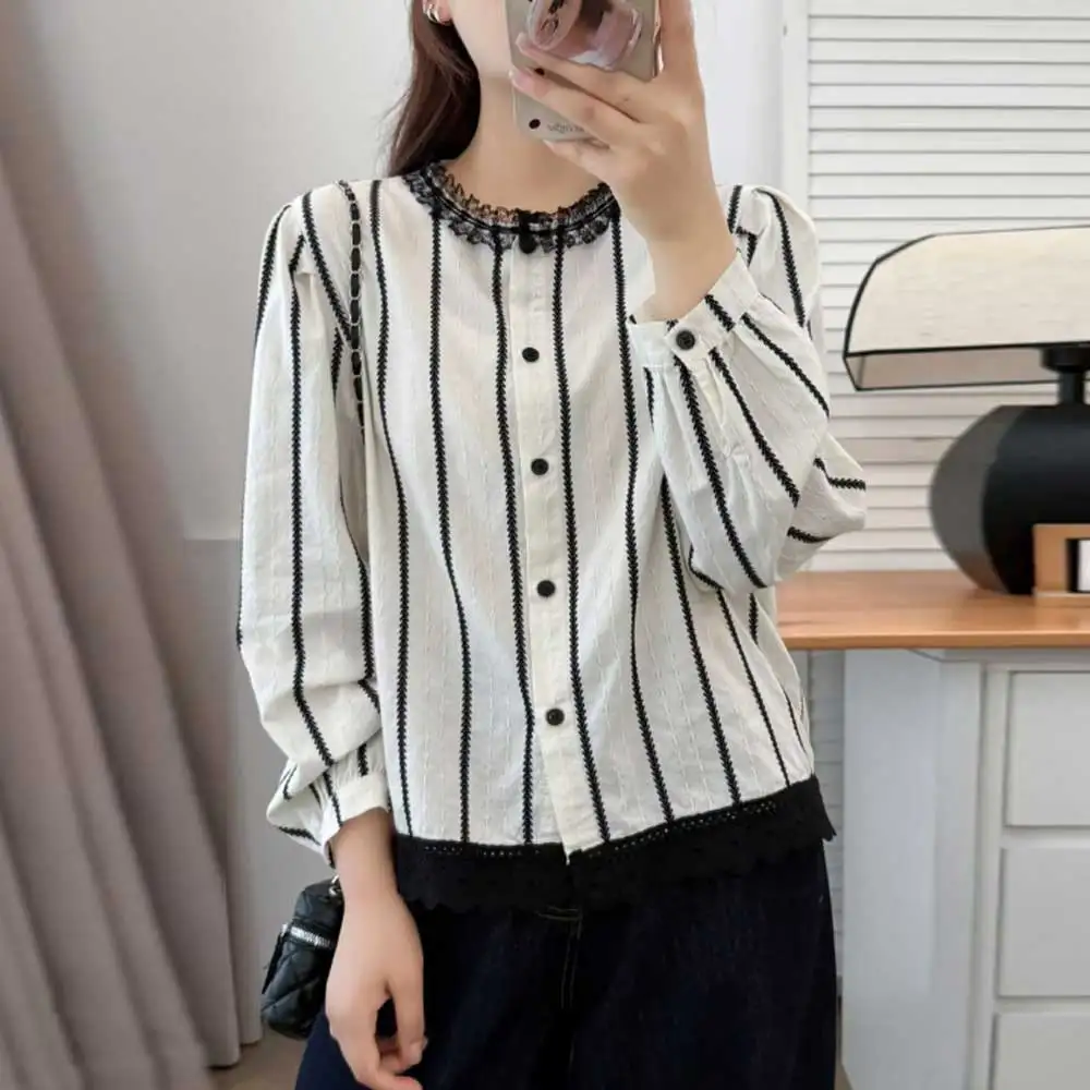 

Японские милые винтажные полосатые рубашки для девочек Mori, женские осенние новые кружевные повседневные свободные блузки с воротником-стойкой и длинными рукавами, топы