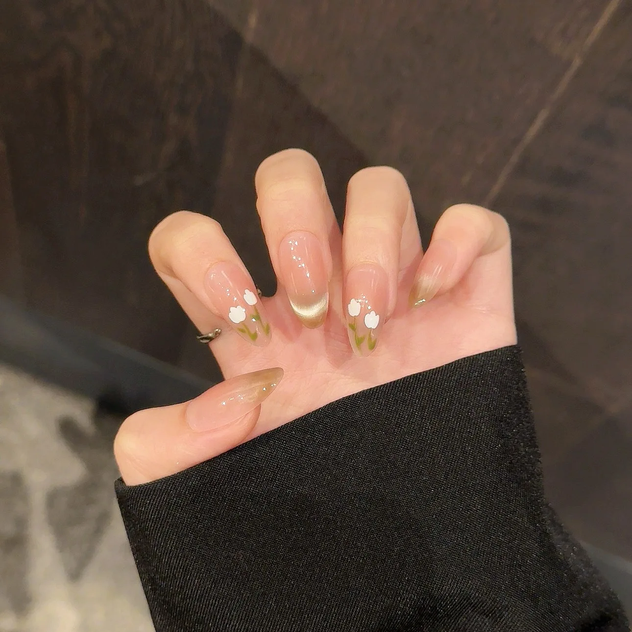 Handgemaakte Franse naakt Cat Eye Press on Nails Spring Tulip Print Zoete Koreaanse kunstnagels Draagbaar Herbruikbaar Sweet Girl Fake Nails