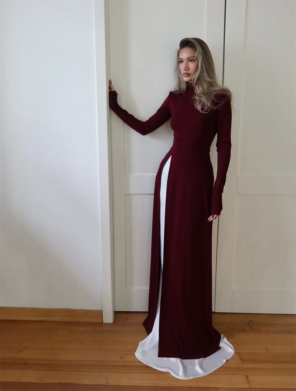 

Customized Modern Jersey Evening Dresses Exquisite High Neckline Long Sleeves Homecoming Dresses Court Train Party Gowns