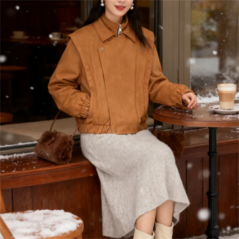 

Осенняя мода 2025 года, модная сексуальная женская мода в стиле ретро, однотонная замшевая куртка с лацканами