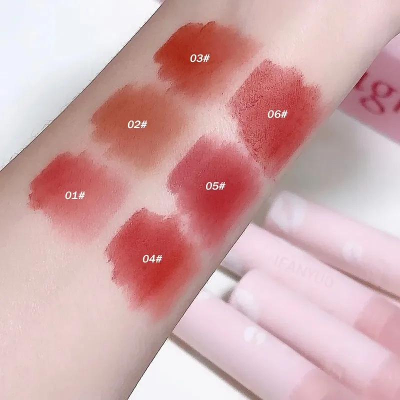 Matte Samt Lip Schlamm Gesicht Erröten Multi-verwenden Lippenstift Mit Silikon Lippen Pinsel Wange Tönung Pigment Mousse Koreanische make-up Für Wange