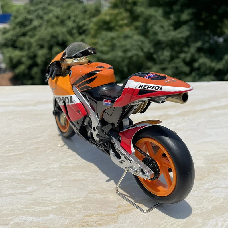 Diecast Alloy 1:18 Scale Honda MotoGP Motorcycle Motorbike Model Toy Adult Fans Collectible Souvenir Gifts