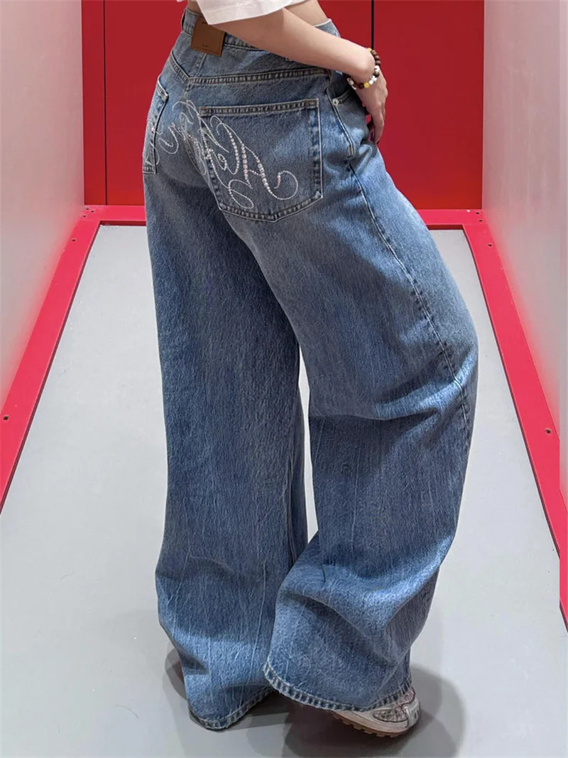 جينز كبير الحجم بحروف حجر الراين الأمريكي القديم للنساء صيفي بنمط جديد نحيف وفضفاض بنطال ذو قصة أرجل واسعة بطول الأرض
