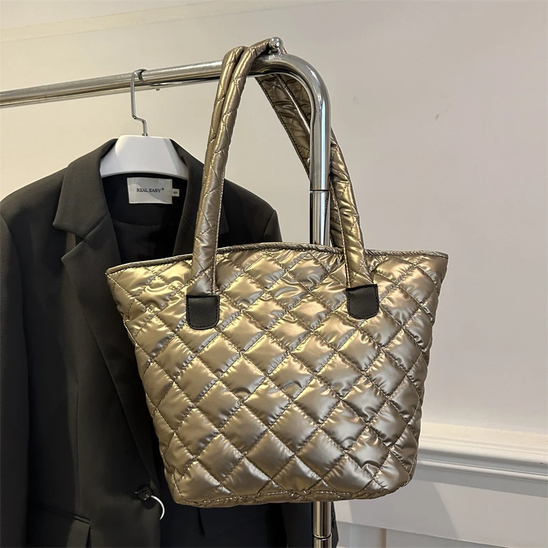 

2025 Winter Used Tote Bags Soft Padded Women Shoulder Bags Quilted Plaid Waterproof Large Shopper Handbags for Outdoor Travel
