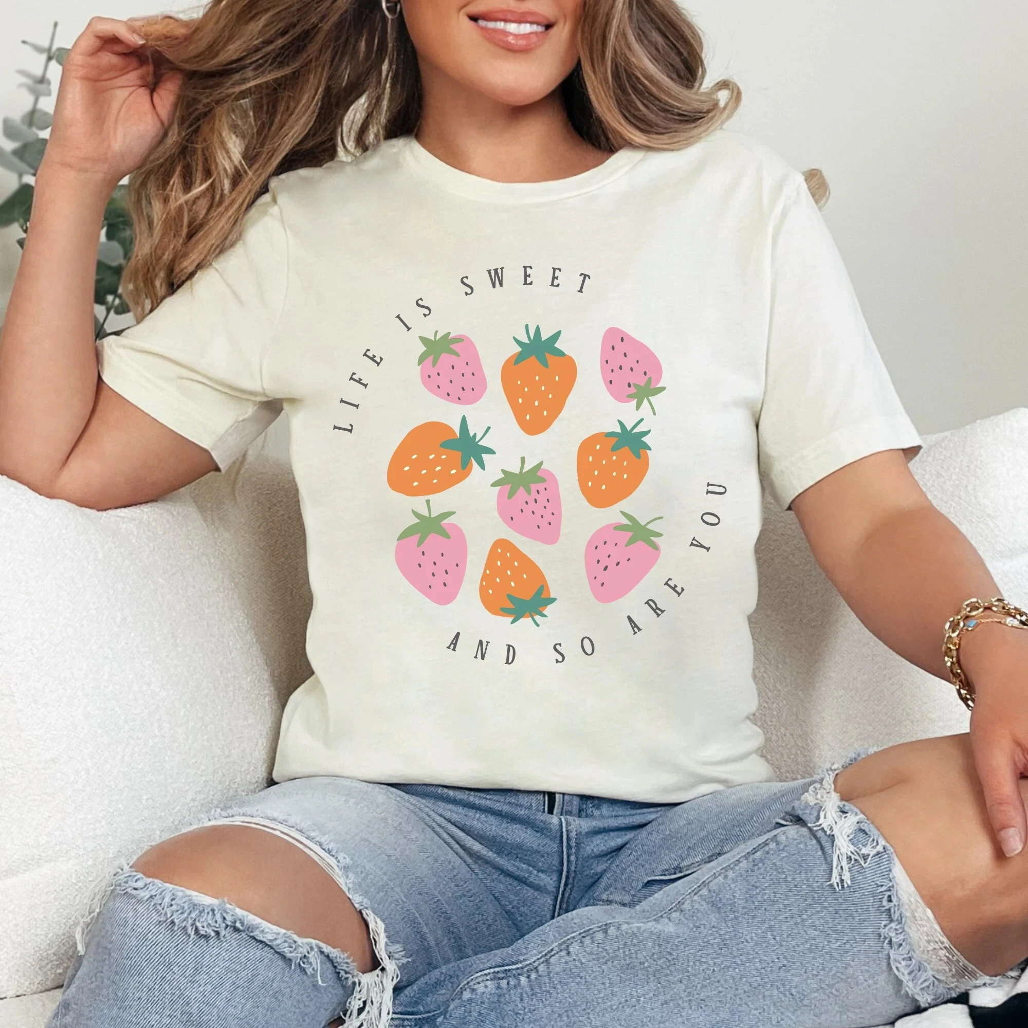 

Женская футболка Life Is Sweet and So Are You с круглым вырезом и короткими рукавами, хлопковые футболки в стиле бохо, клубничная рубашка, летняя женская одежда