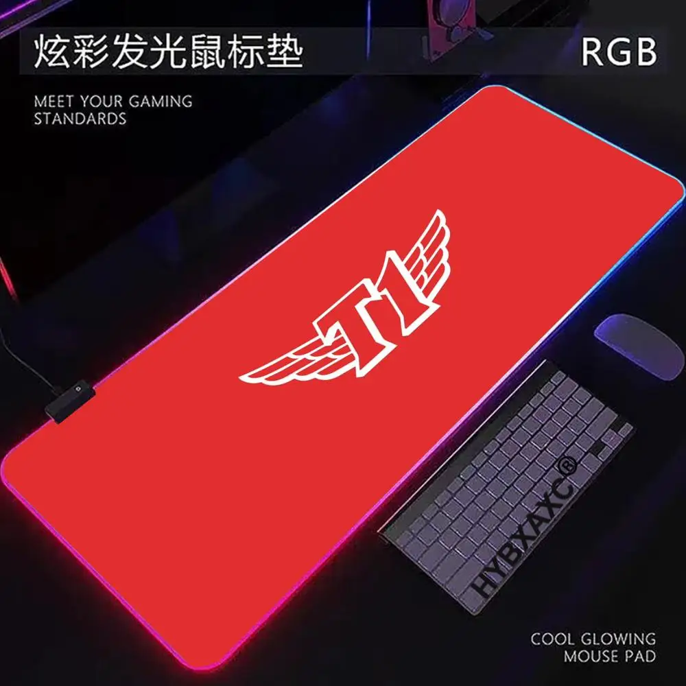 

HYBXAXC RGB LED Skt T1 Mouse Pad Gaming mat, LED lighted, non-slip base, waterproof, large deskpad, soft surface