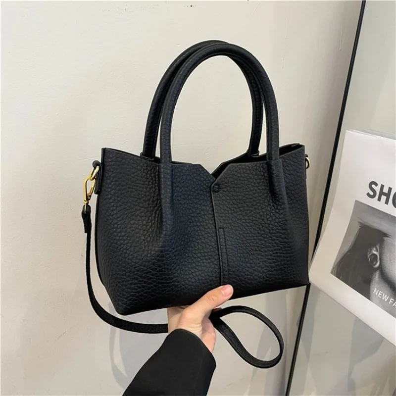 

New Women's Bag Fashion Retro Crossbody Bag High-End Tote Shoulder Bag Versatile Small Purse Elegant Handbag Trendy Bucket Bag