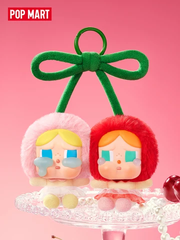 POP MART CRYBABY Виниловая плюшевая подвеска 'Плачущий за любовью' — изображение товара