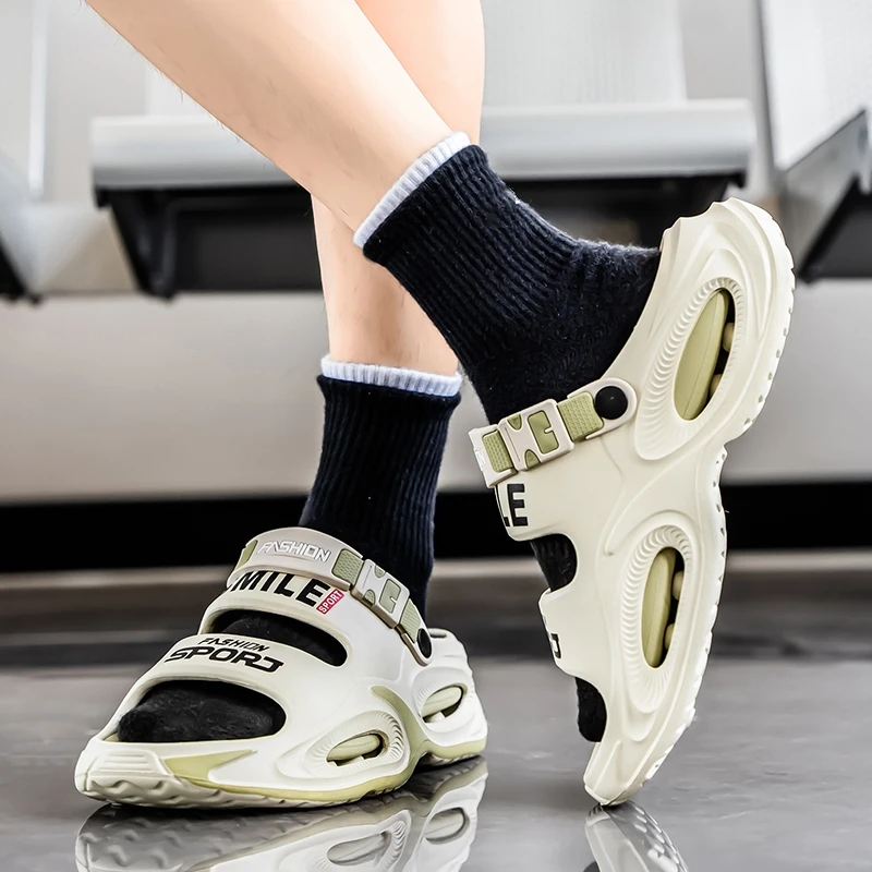 Summer New Men's Outdoor Slippers Beach Sandals Comfortable Soft Slides Clogs Men Casual Shoes Garden Shoes Male Beach Slippers view 6