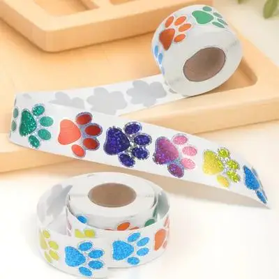 

2 рулона ярких блестящих наклеек с отпечатками лап, самоклеящиеся, устойчивые к погодным условиям, этикетки с отпечатками лап собак для автомобилей, стен, окон