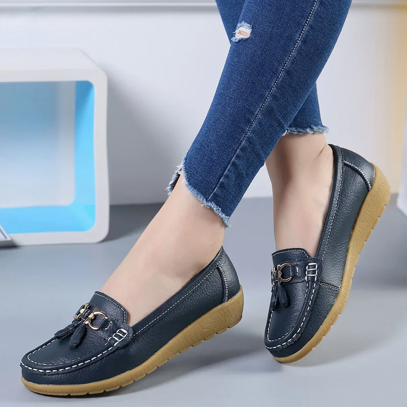 Summer Women Wedge Hollow-Out Bean Shoes Adult Breathable Soft-Soled Loafers Lady Slip-On Shallow Nurses Shoes Everyday Casual
