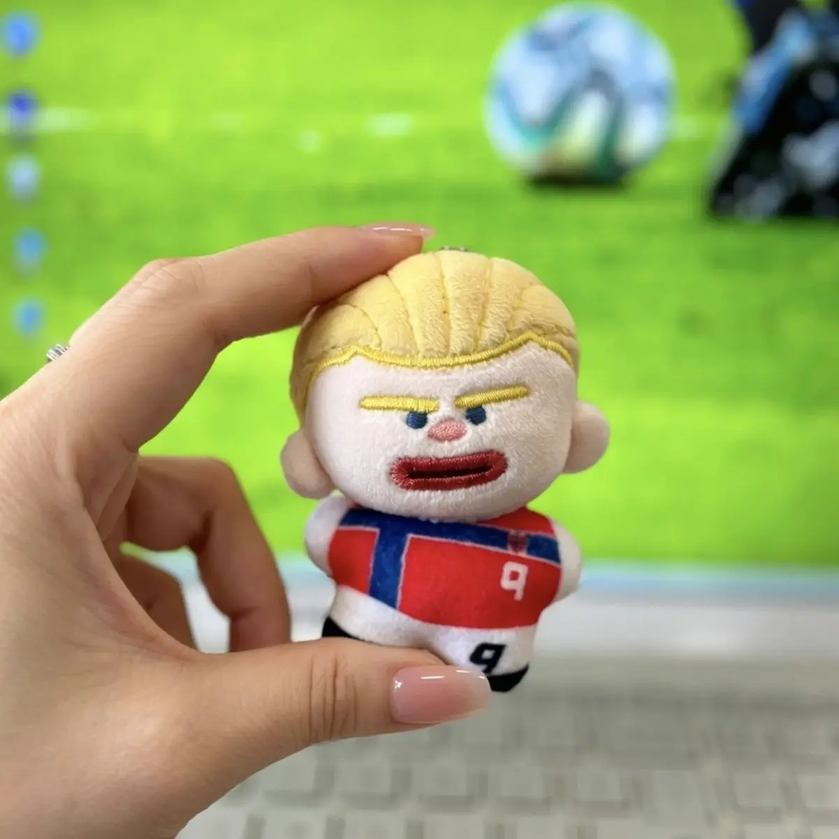 Haaland Bellingham Baumwollpuppe 7,5cm Mini Plüschtier Weltmeisterschaft Souvenir Sammlerfigur Anhänger Taschenanhänger Geschenk für Fans – Detail 1
