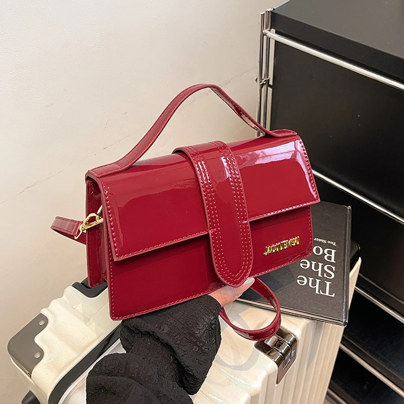 

Minimalist High End Small Square Bag Luxury Elegant Stylish Commute Crossbody Shoulder Bag for Women Daily Essential Bag