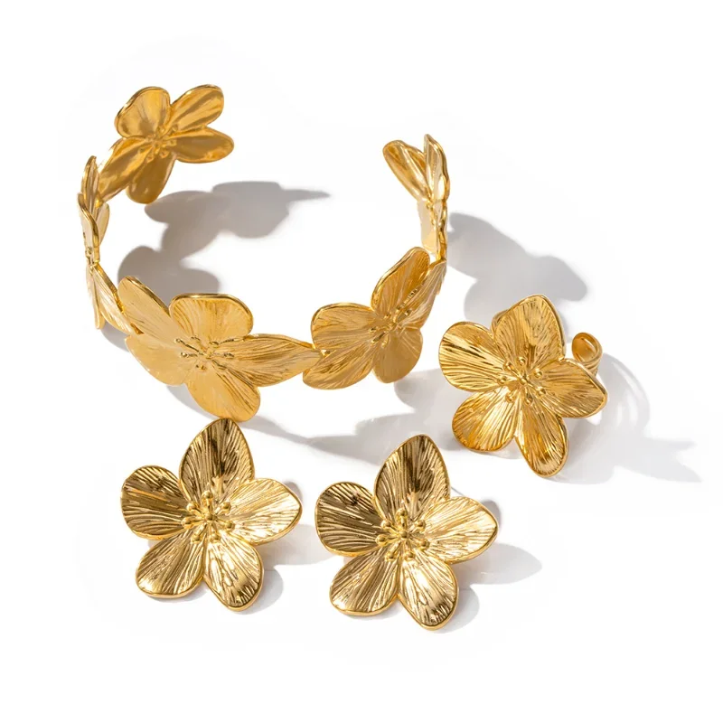 

ALLNEWME INS Fashion Metallic Flower Cuff Bracelets for Women Gold PVD Plating Stainless Steel Anti Tarnish Wide Bangles