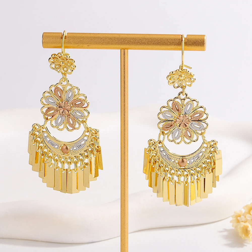 

Luck Fashion New Flower Hanging Earrings Three-color Copper Earrings Personality Exaggerated Suitable for Women's Party Gifts
