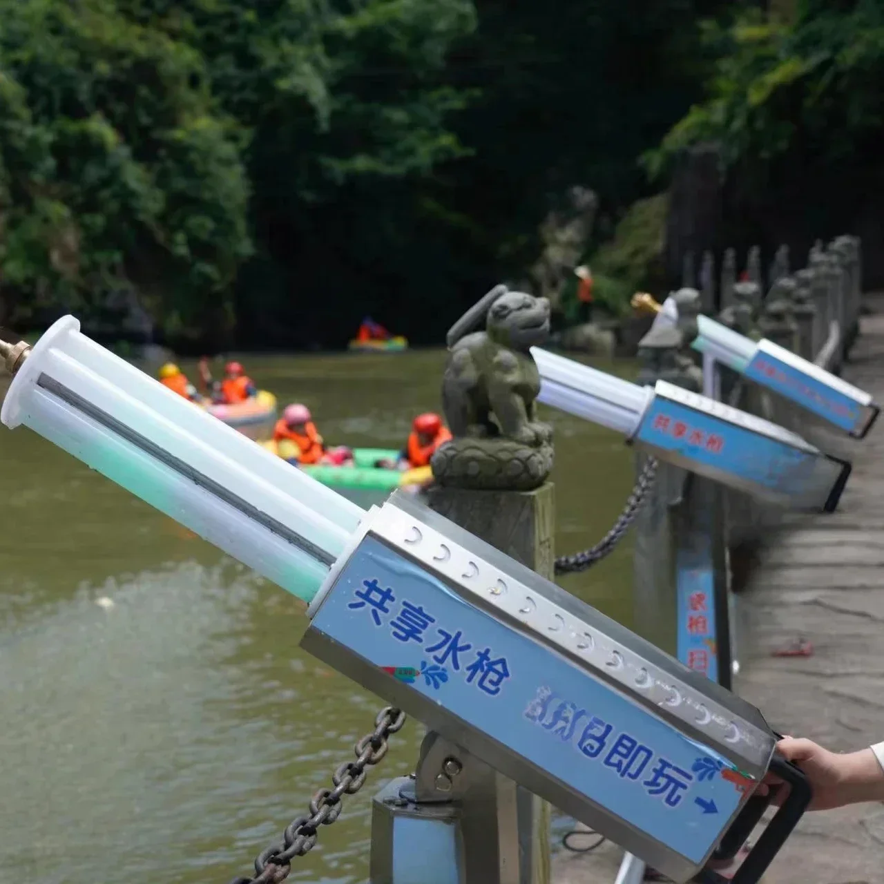 Outdoor Water Park Rotating Light Water Gun Children's Play Water Device for Summer Fun