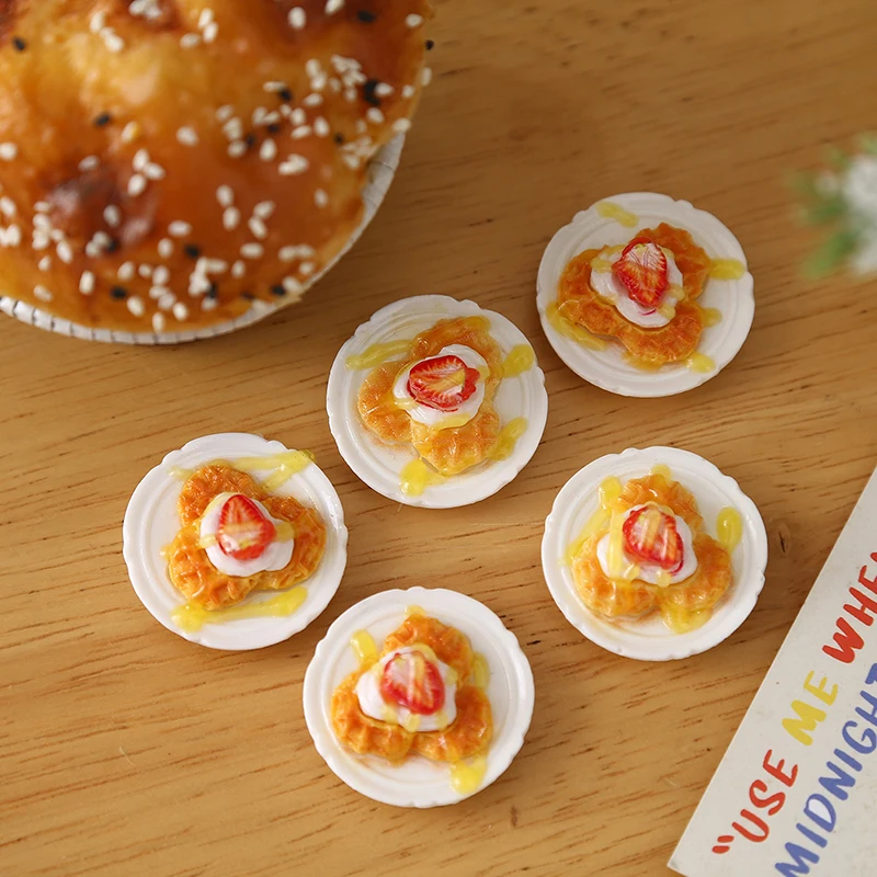 4PCS Dollhouse Miniature Simulation Food Strawberry Waffle Cake Model DIY Kitchen Accessories Resin Dollhouse Decoration-Toy