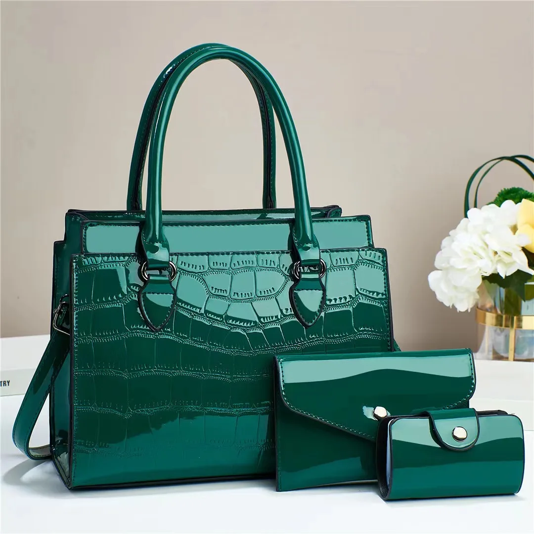 Luxury Brand Designer Women's Handbag Fashionable New Bright Leather Shoulder Bag Large Capacity Crocodile Pattern Shoulder Bag