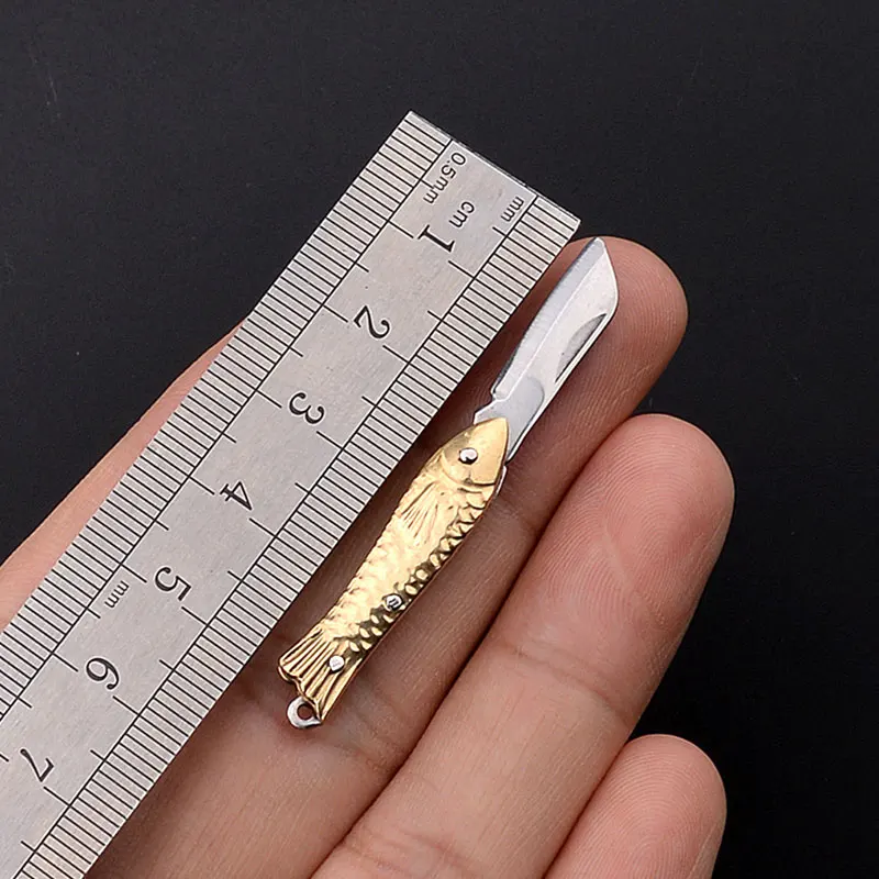 Outdoor Mini Portable Folding Knife Keychain Miniature Self Defense Pocket Knives for Survival Tools Stainless Steel EDC Pendant