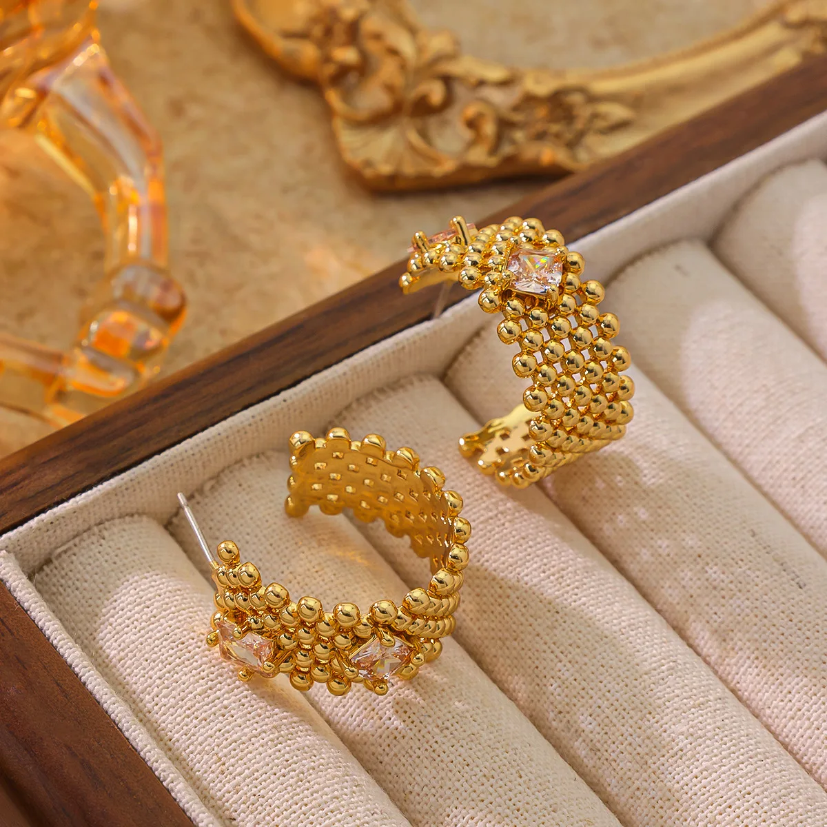 

European and American Simple Niche Light Luxury Elegant Earrings Fashion Inlaid Zircon 925 Silver Needle Stud Earrings