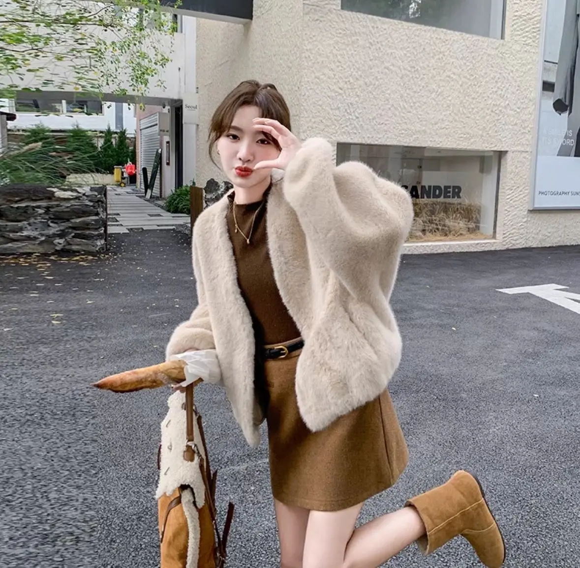 Women's Models Fairy Winter Fall Faux Fur V-neck Senior Simple Loose Leisure Comfortable Brand New Elements Harajuku Versatile