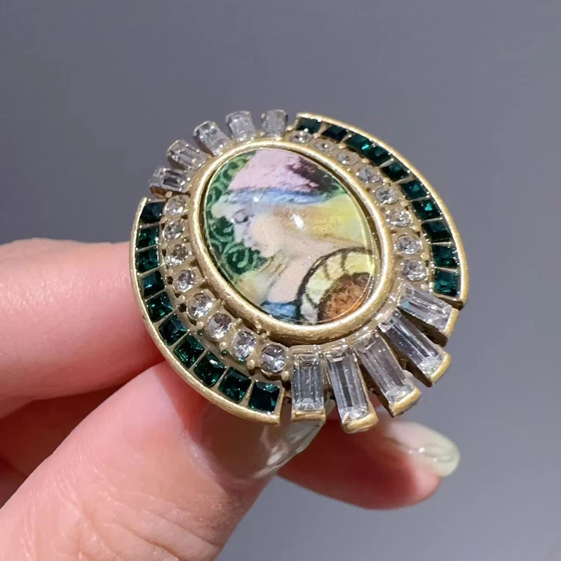 Vintage Gold Color Rings Emerald Crystal Cameo Head Oval Zircon Luxury Designer Antique Jewelry For Woman Wedding 2025 Trends
