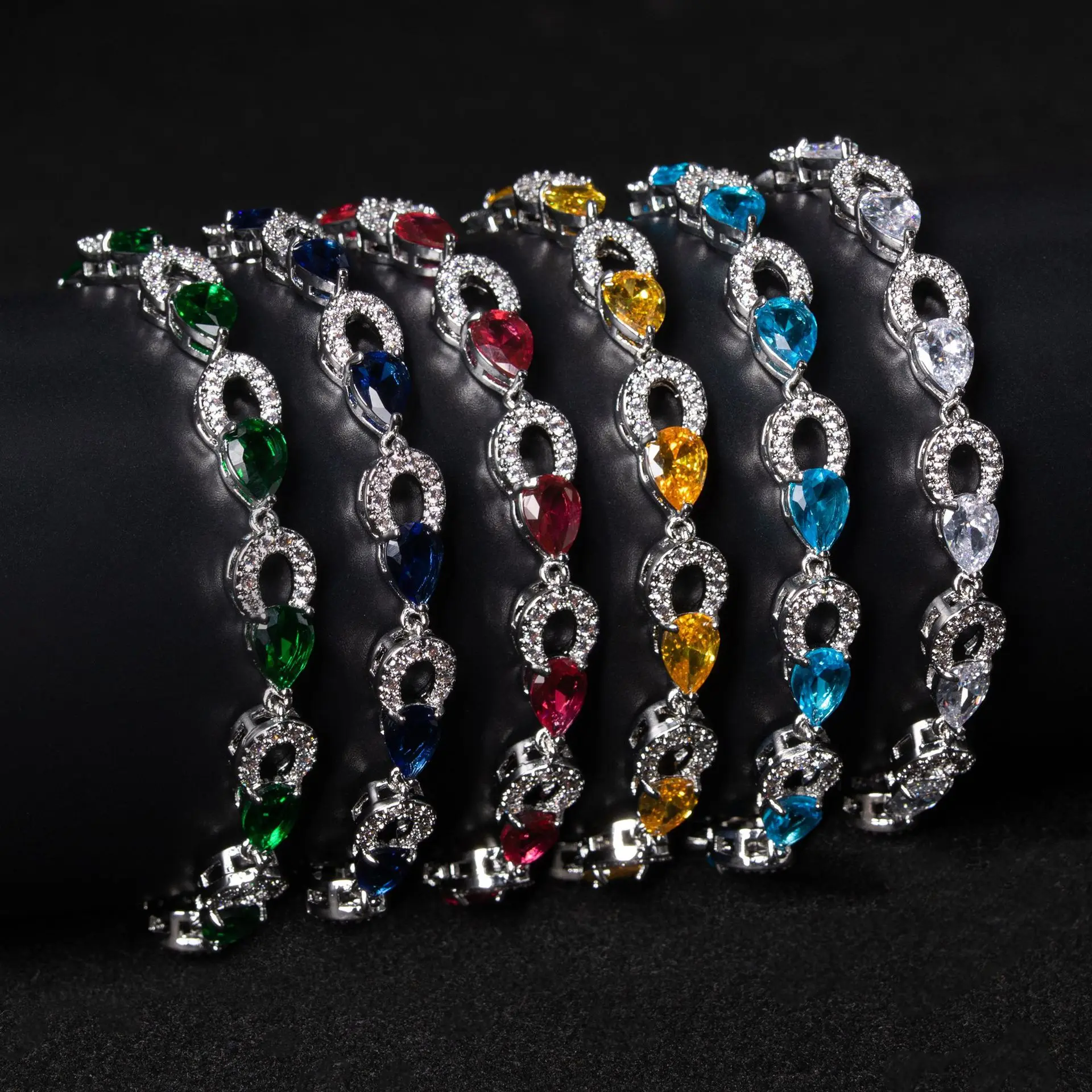 

European and American water drop zircon bracelet fashionable simple bracelet light luxury niche high-end daily commuting girlfr