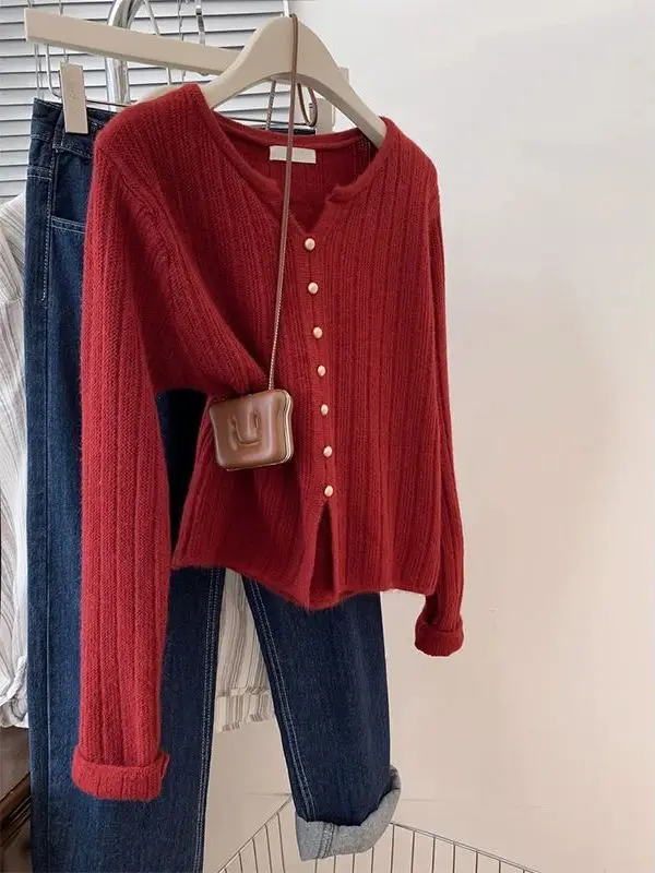 

Красная вязаная базовая кофта для женщин: модная внутренняя одежда для осени и зимы, стильный вариант для повседневной носки, стандартный крой