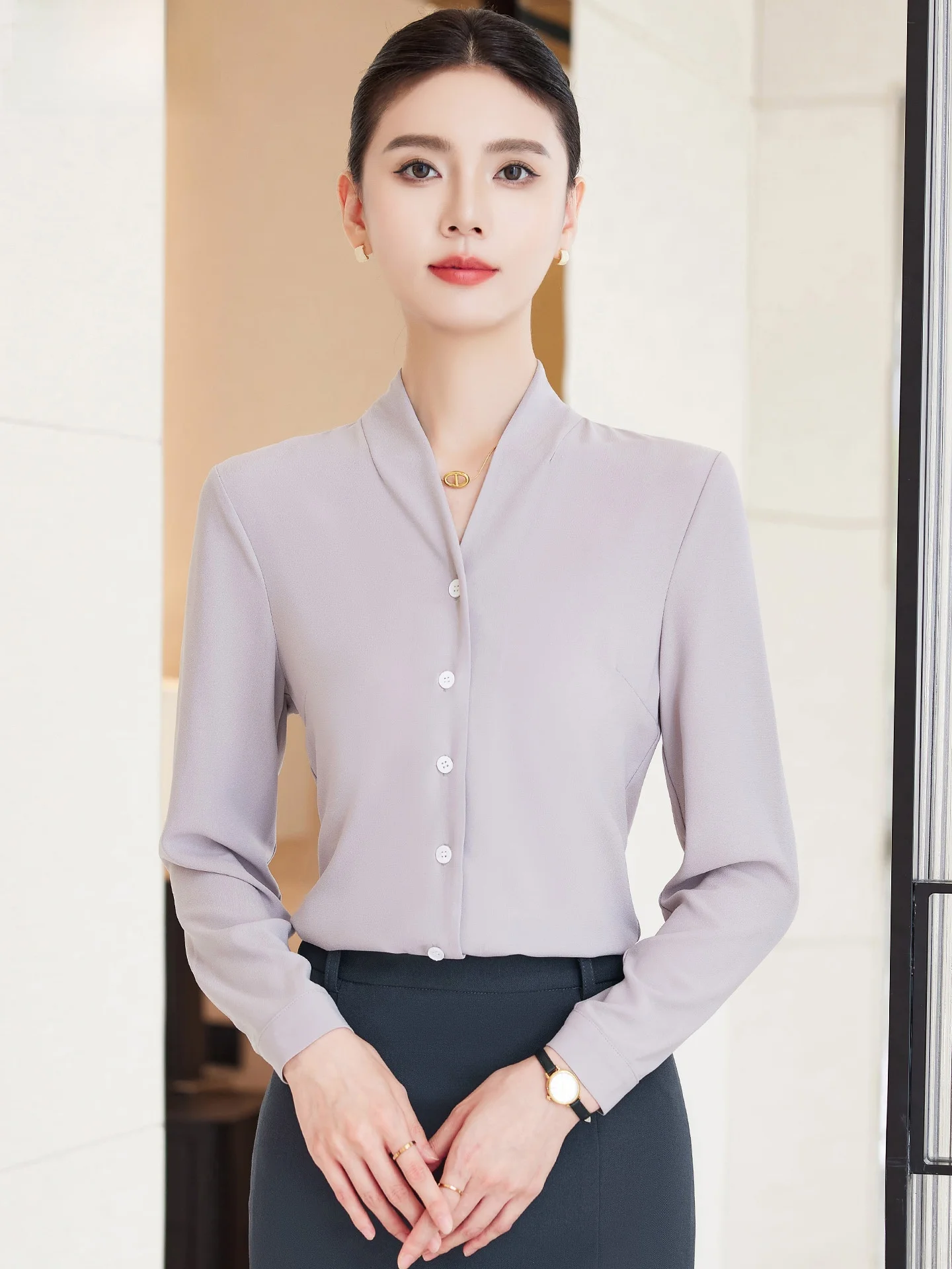 

Серая профессиональная женская рубашка с V-образным вырезом, базовая модель для делового костюма, белая рубашка в комплекте, новая модель для работы и повседневной носки, весна-осень