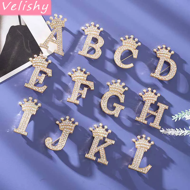 Fashion Crown 26 Initial Letters A to Z Crystal Rhinestone Brooch Pins for Women Wedding Dress Lapel Collar Pin Jewelry