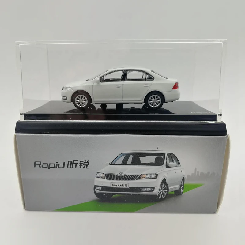 Diecast 1:64 scala Skoda Rapid Alloy Car Model Toys Souvenir da collezione