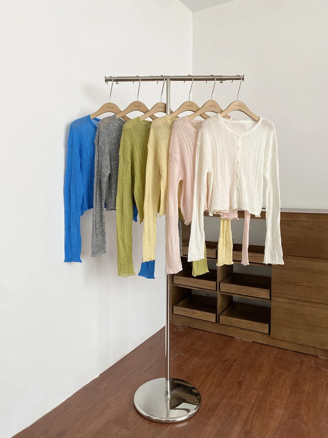 

Soft Korean Style V-Neck Knitted Cardigan Women's Spring 2026 Slim Fit Short Sleeve Long Sleeve Candy Color Versatile Top