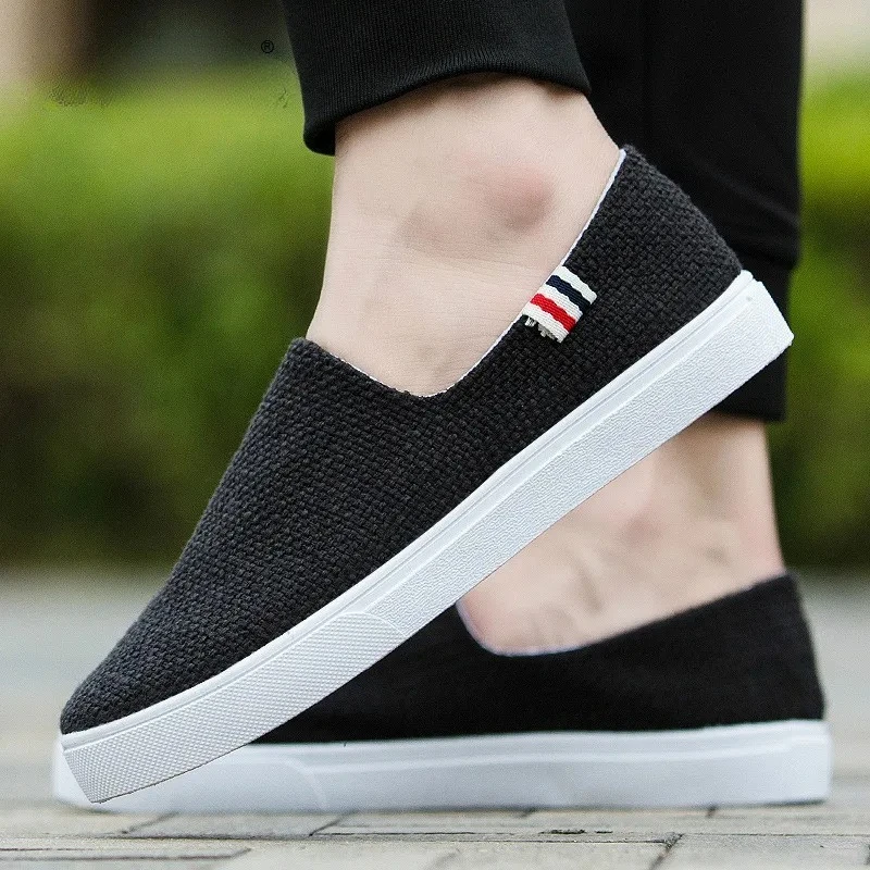 Classic and Comfortable Soft Soled Cloth Shoes for Men  Lightweight Casual Canvas Shoes Breathable Sneakers Men Zapatos Casuales