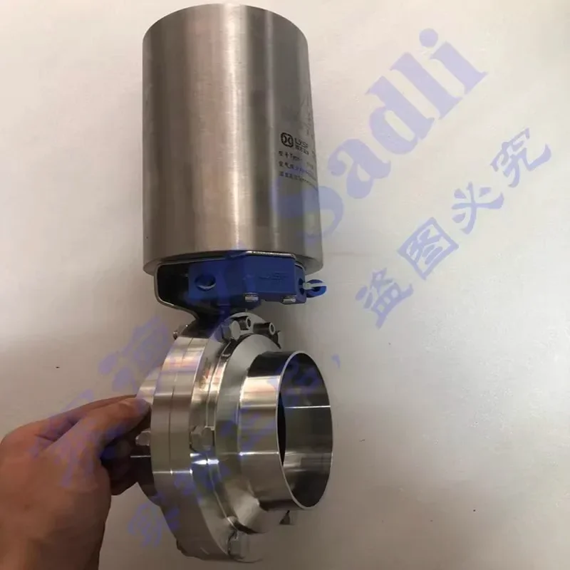 LYSF رباعية الاتجاه السائل الصحي العمودي ISO البريطانية DN الألمانية القياسية الهوائية بعقب لحام صمام الفراشة