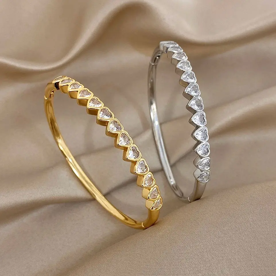 Elegante Herzförmige Zirkon-Manschetten-Armbänder für Damen, Modische Vergoldete Kupfer-Stapelbare Armreifen, Valentinstag-Schmuck