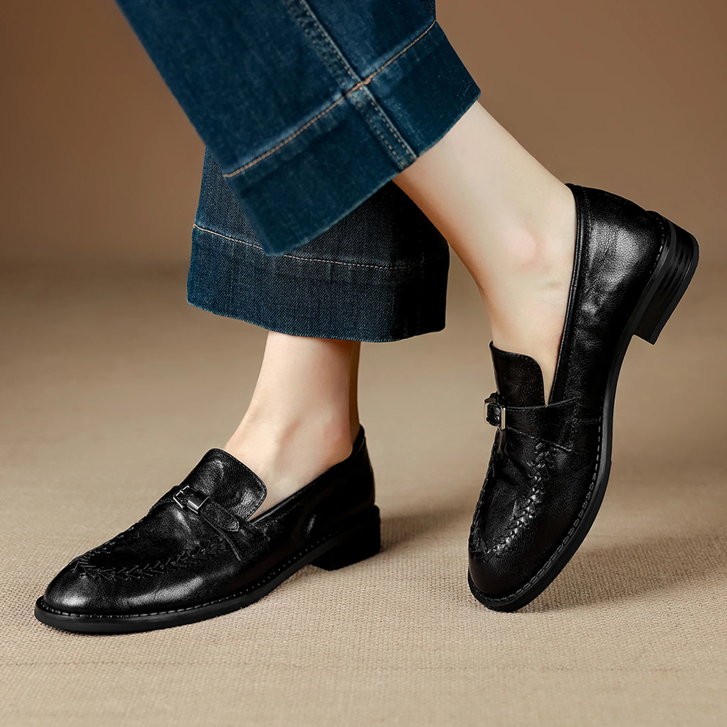 

Soft Lambskin Loafer Shoes Low Heel Round Toe Flats Comfortable Casual Style for Women