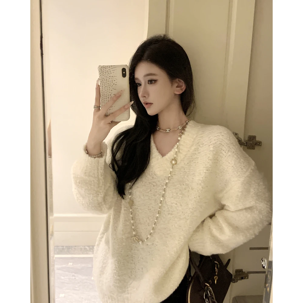plus Size Women's Vintage V-Neck Long Sleeve Knitwear Soft Loose Sweater Autumn New Style Commute Fashion Korean Loose Type