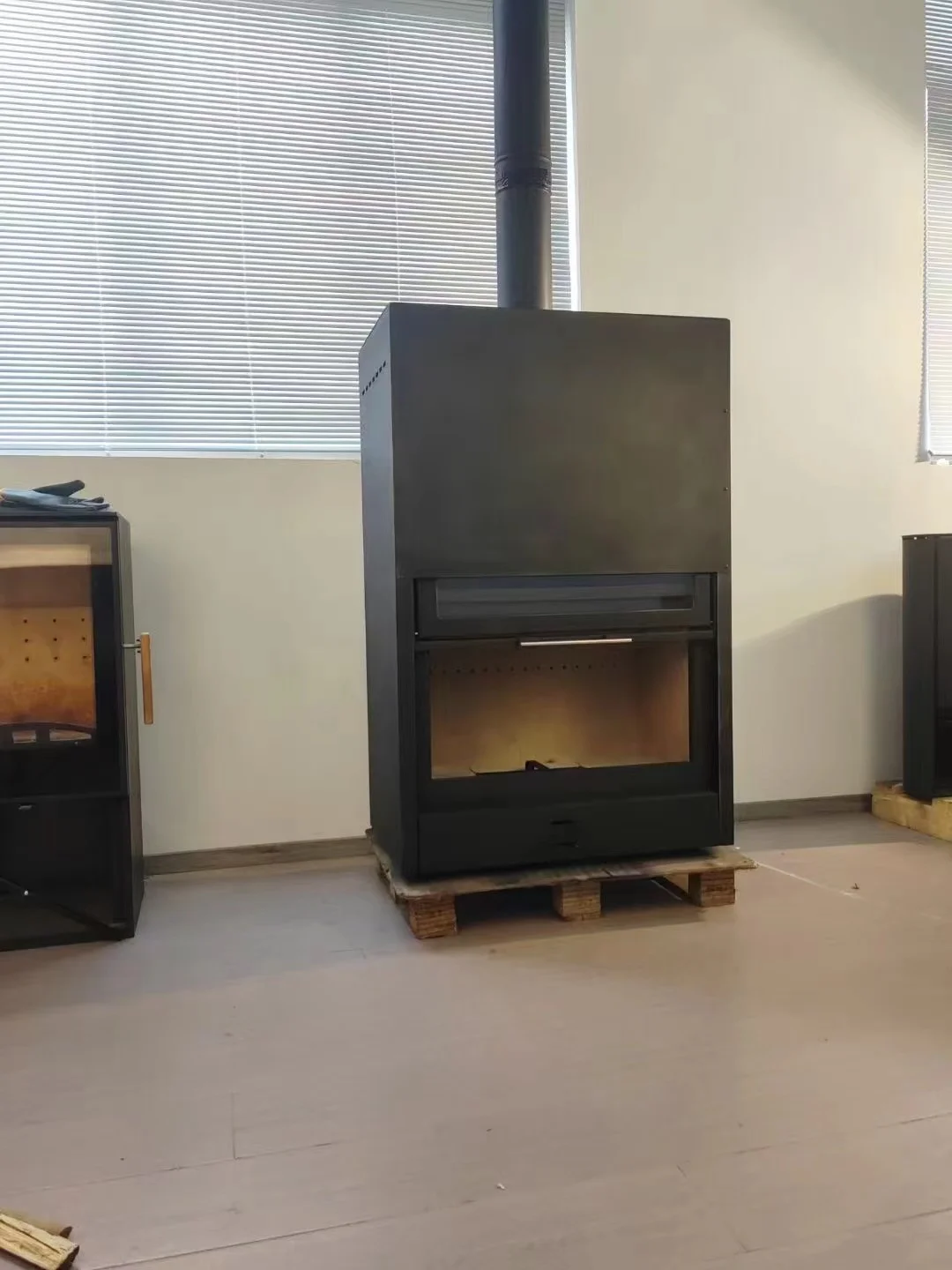 Estufa de hierro fundido, chimenea de leña, calefacción, vista de vidrio, estufa de leña, chimeneas de leña modernas para interiores y exteriores