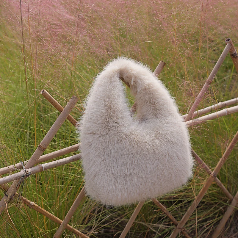 Semplice borsa a tracolla Hobos da donna in pelliccia sintetica moda morbida peluche da donna borse pelose borse da donna di lusso dolce sotto le