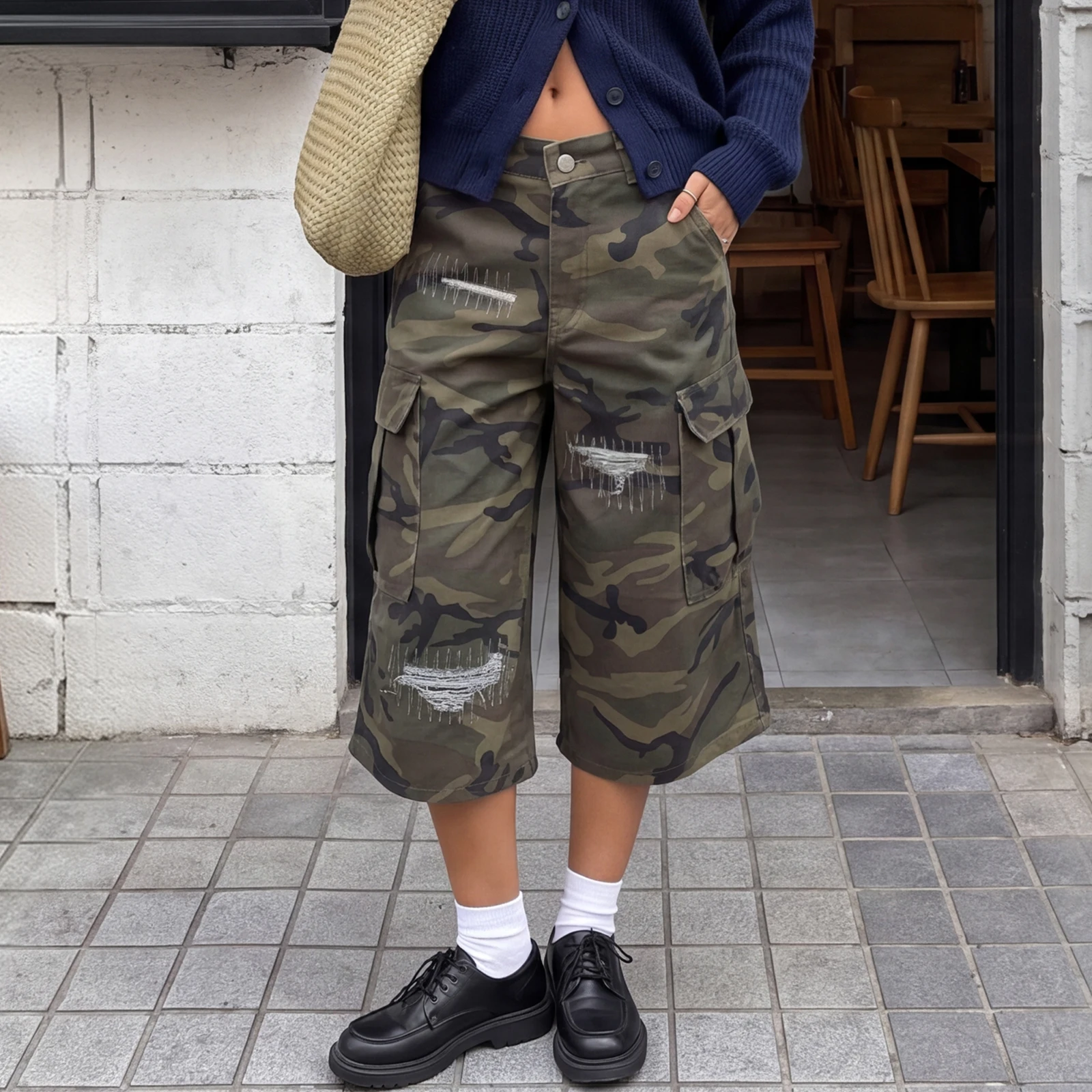 2027 Early Autumn Women's Camouflage Cargo Pants Baggy Wide Leg Denim Capris with Multi-pocket Short