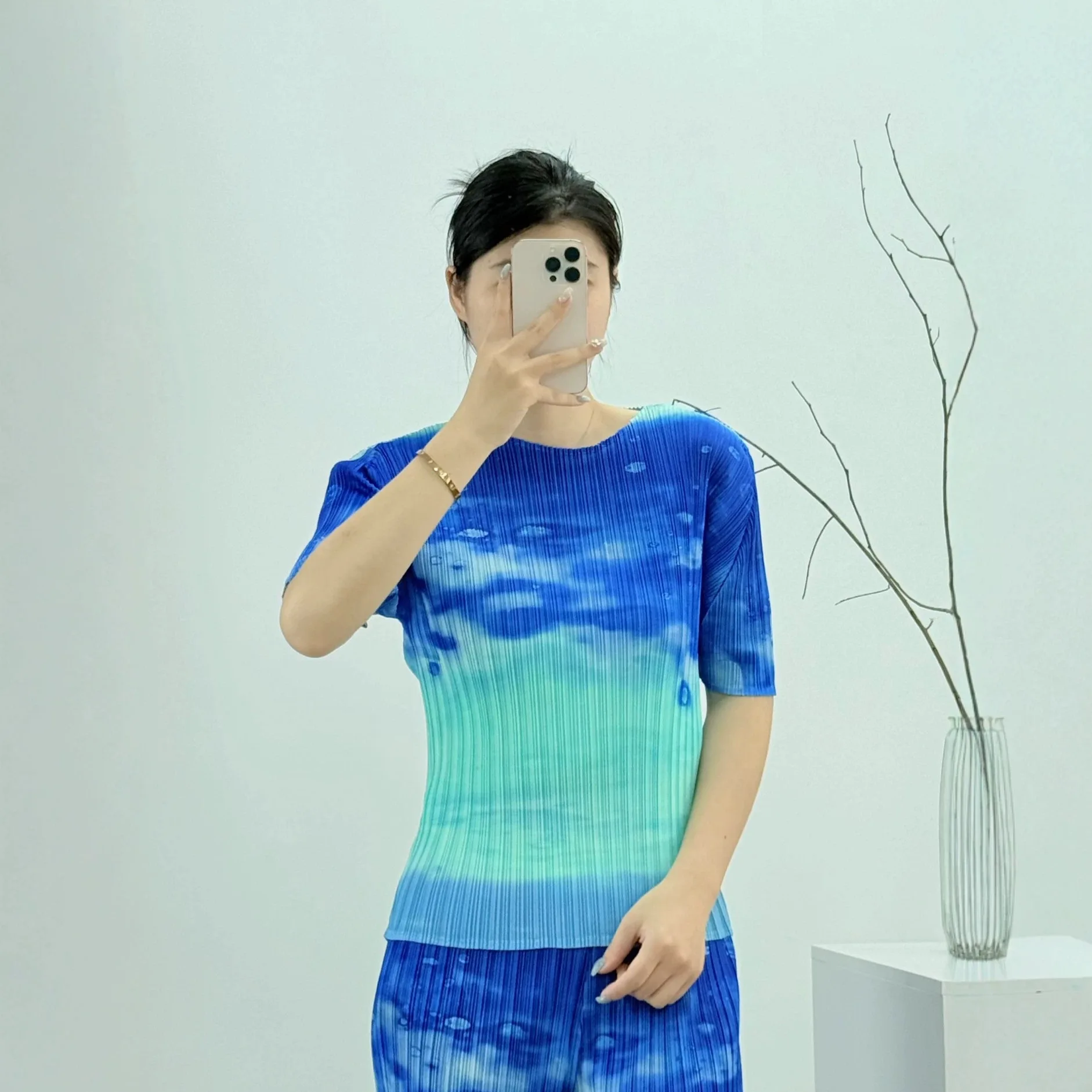 Miyake Pleated Print T-Shirt 2026 Summer Round Neck Short Sleeve Top Simple Fashion Women's Draped Elastic Lightweight Clothing