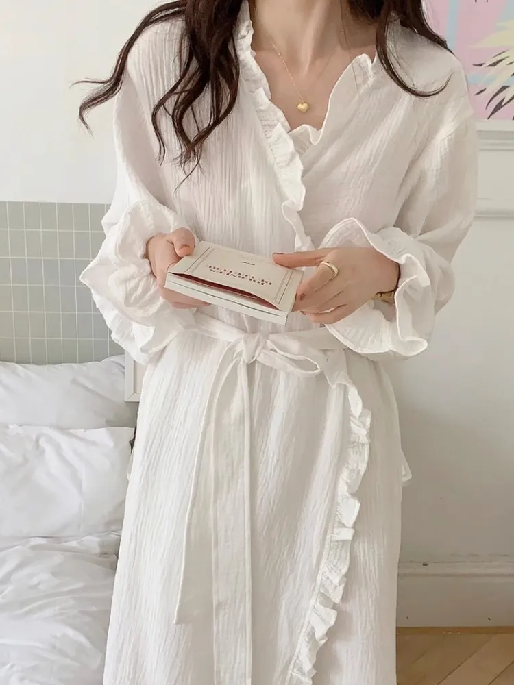 

Women's Hot Selling Spring and Summer Morning Gown, Solid Color Wave Lace Loose Robe, Sexy V-Neck Long Sleeved Home Nightgown