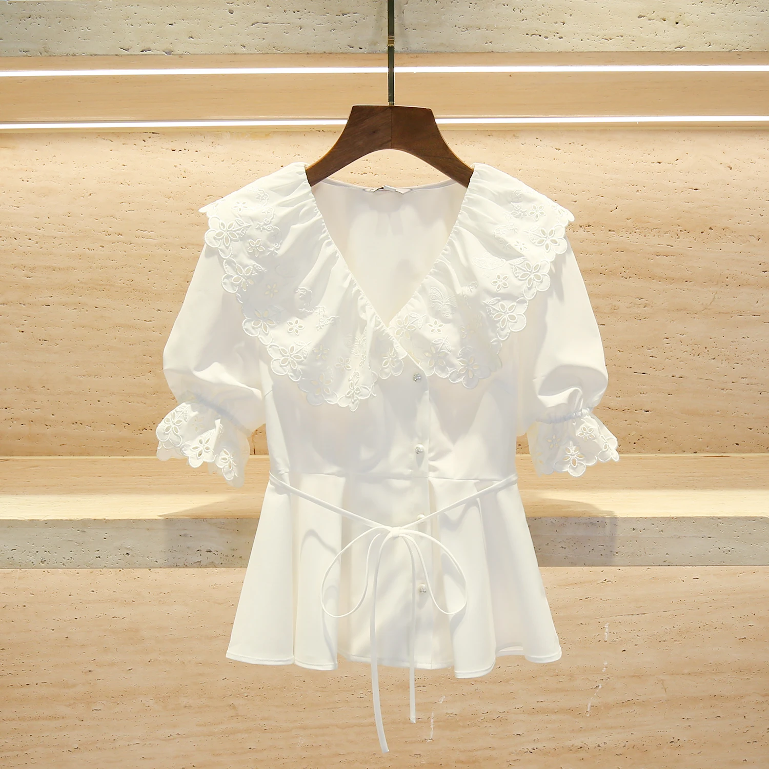 Ele Embroidered Hollow out Ruffle Collar Five Quarter Sve Waist Cinched irt Top for Women Straight Cut Summer 2025