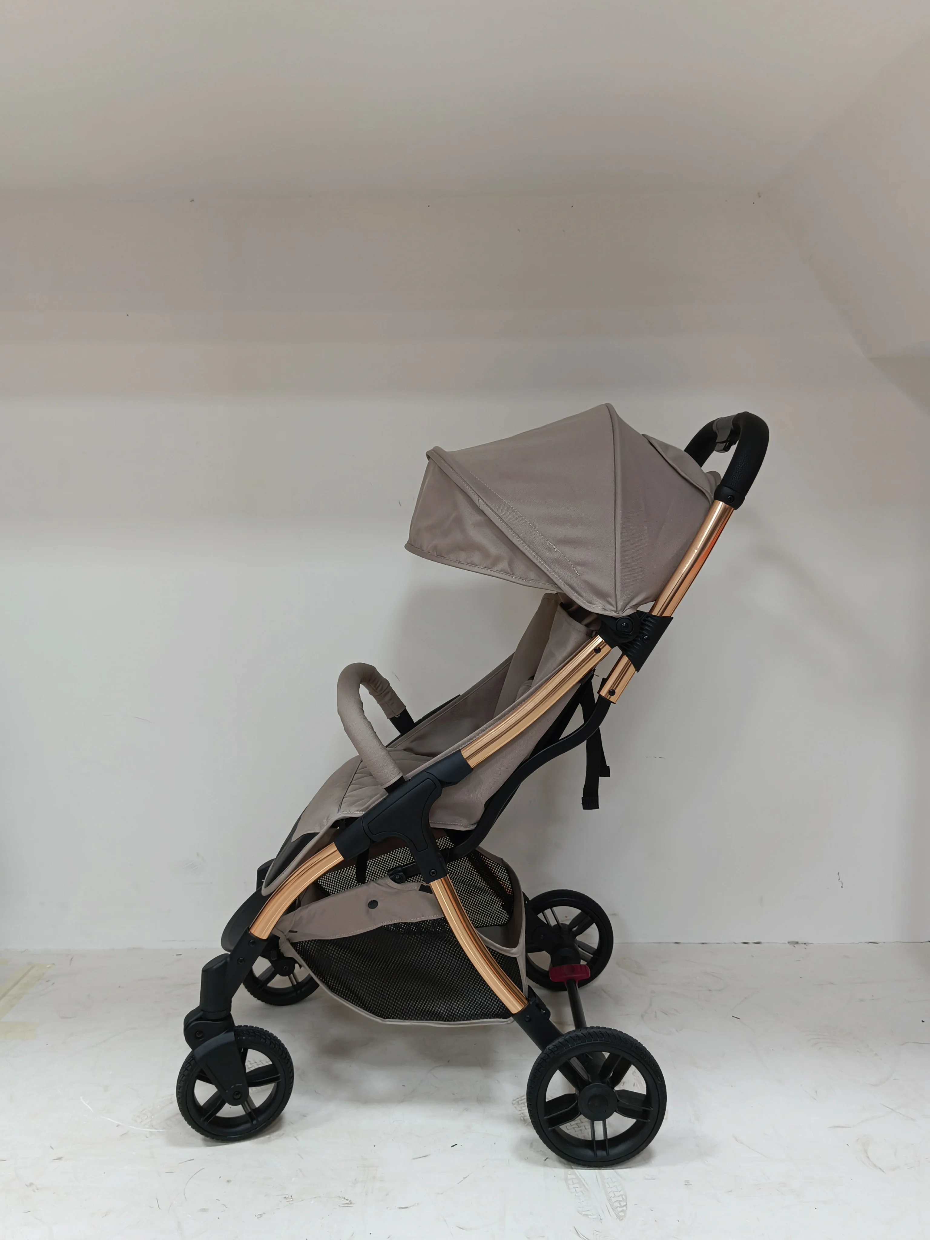 Cochecito ligero para madre, carrito plegable con un clic, apto para todas las estaciones, venta al por mayor