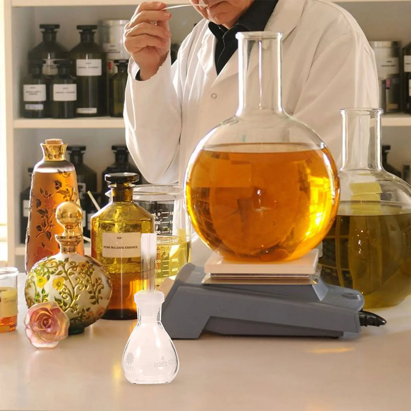 Glass Pycnometer Density Bottle for Lab Specific Gravity Testing and Liquid Storage with Stopper
