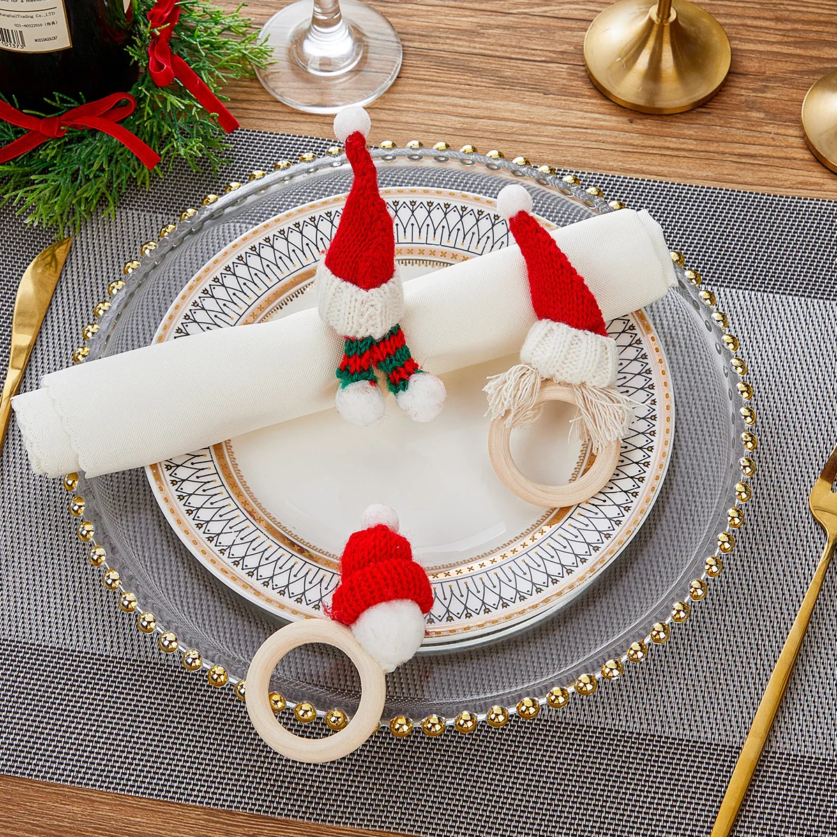 6pcs Christmas Napkin Rings Mini Scarf Xmas Hat Wood Napkin Holder Napkin Buckle for New Year Navidad Party Dinning Table Decor