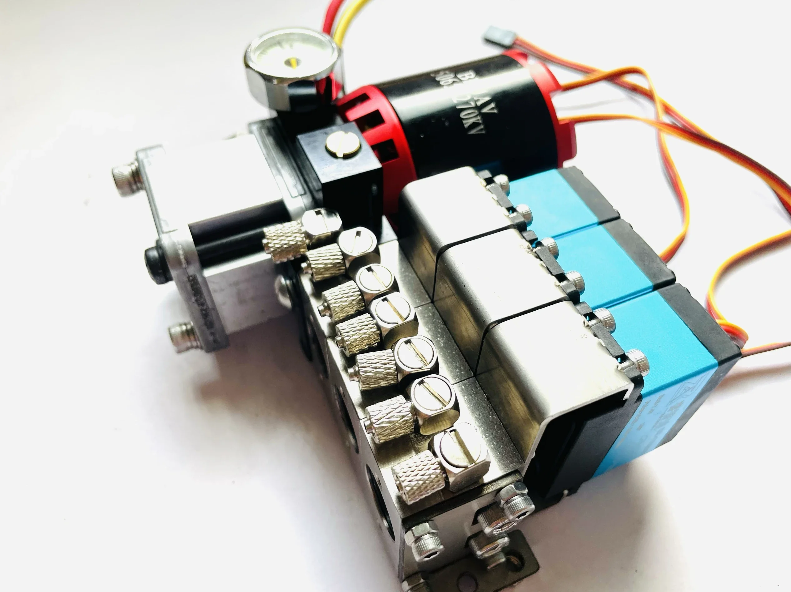 

Интегрированный трехходовой клапан для насоса, совместимый с экскаваторами на радиоуправлении 1/12/1/14, 8 МПа, высокая эффективность