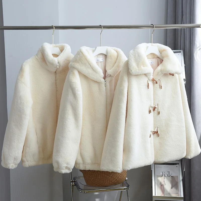 Manteau en fourrure d'agneau à capuche pour femme, optique d'hiver, coton en peluche, fourrure de lapin, respectueux de l'environnement, clip et hler, femme, nouveau, 216.239., 2024